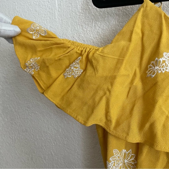 NWT Sadie & Sage Embroidered Cold Shoulder Dress - Picture 3 of 8